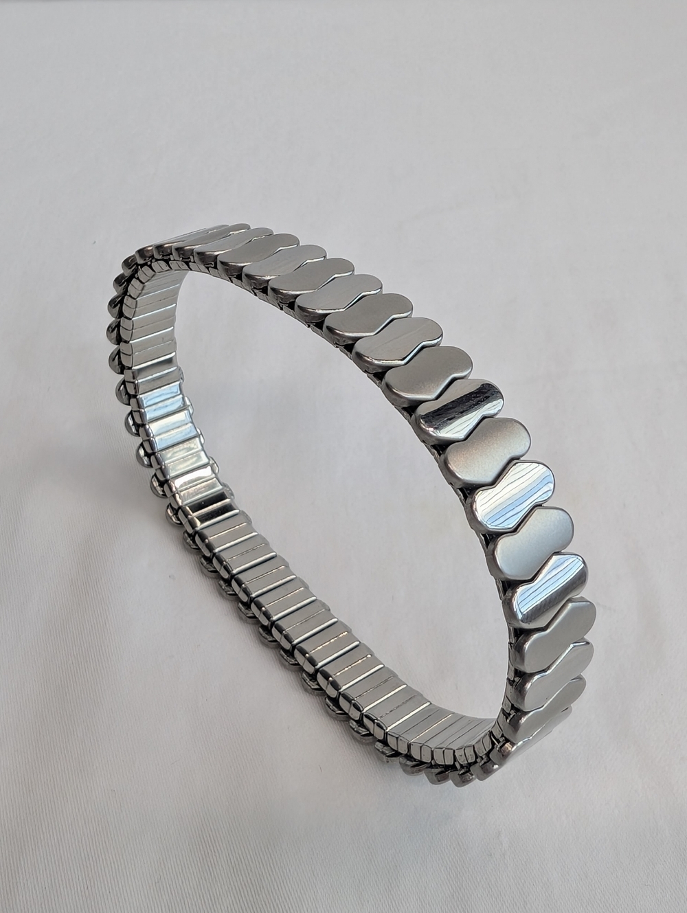 Vintage Expansion Bracelet - Silver Tone Stretch - Classic Watch Style - Picture 2 of 7